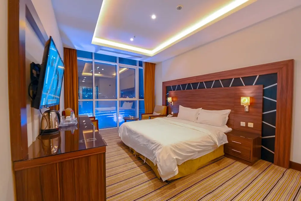 5b74854b-68a3-4316-93a5-486ef65d0f8f